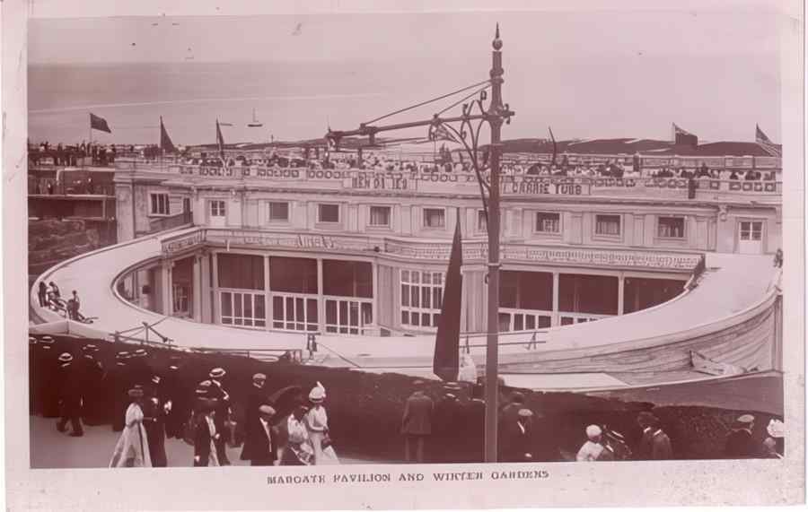 Cliftonvilles 040 Vintage A4 Photo Print
