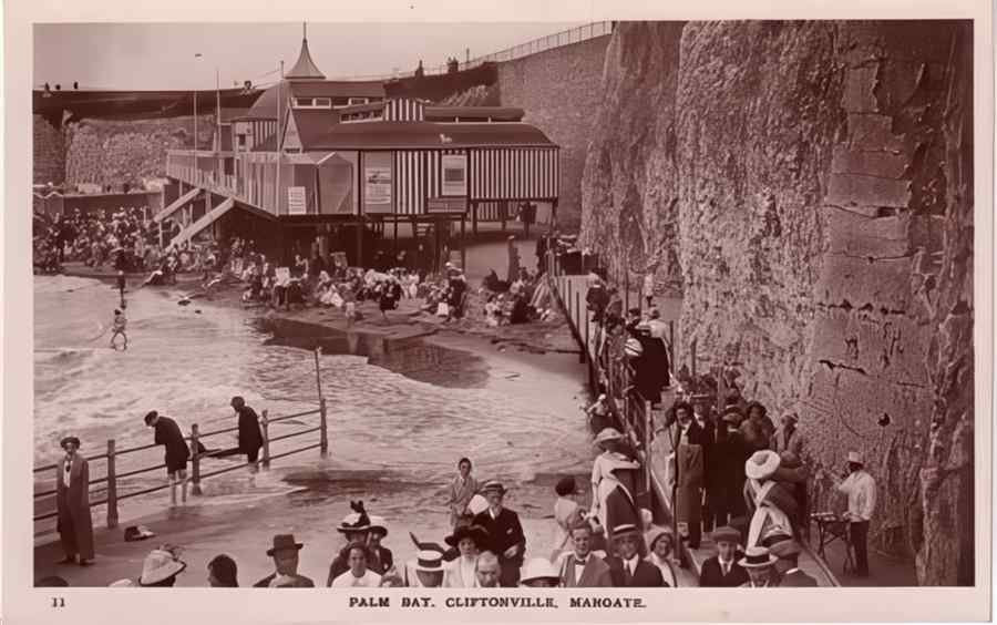 Cliftonvilles 058 Vintage A4 Photo Print