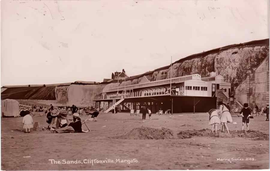 Cliftonvilles 089 Vintage A4 Photo Print