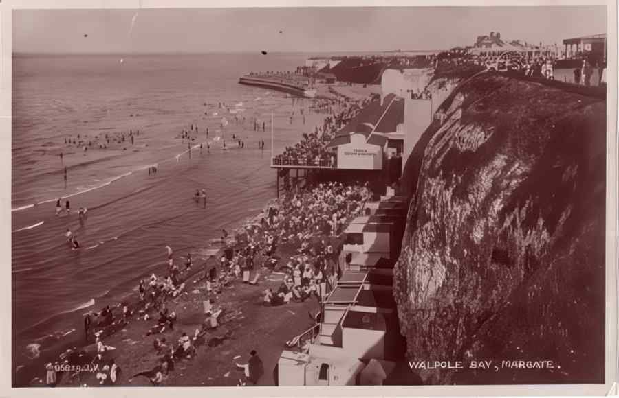 Cliftonvilles 090 Vintage A4 Photo Print