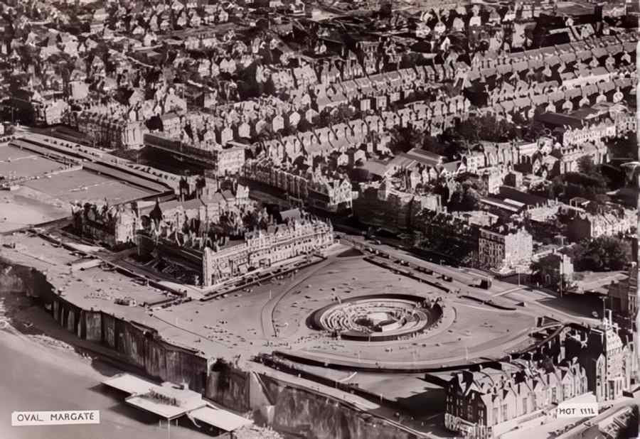 Cliftonvilles 106 Vintage A4 Photo Print
