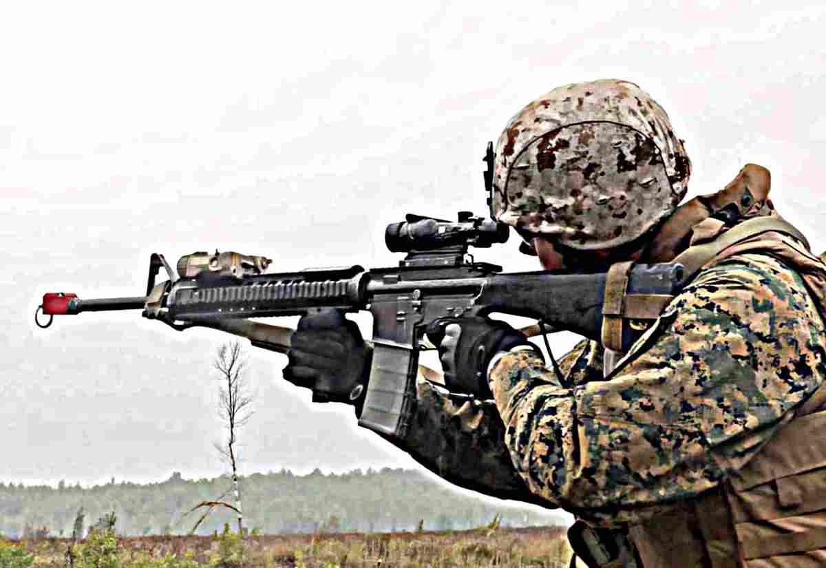 Colt M16Assault Rifle United States 4 (2) Military A4 Photo Print