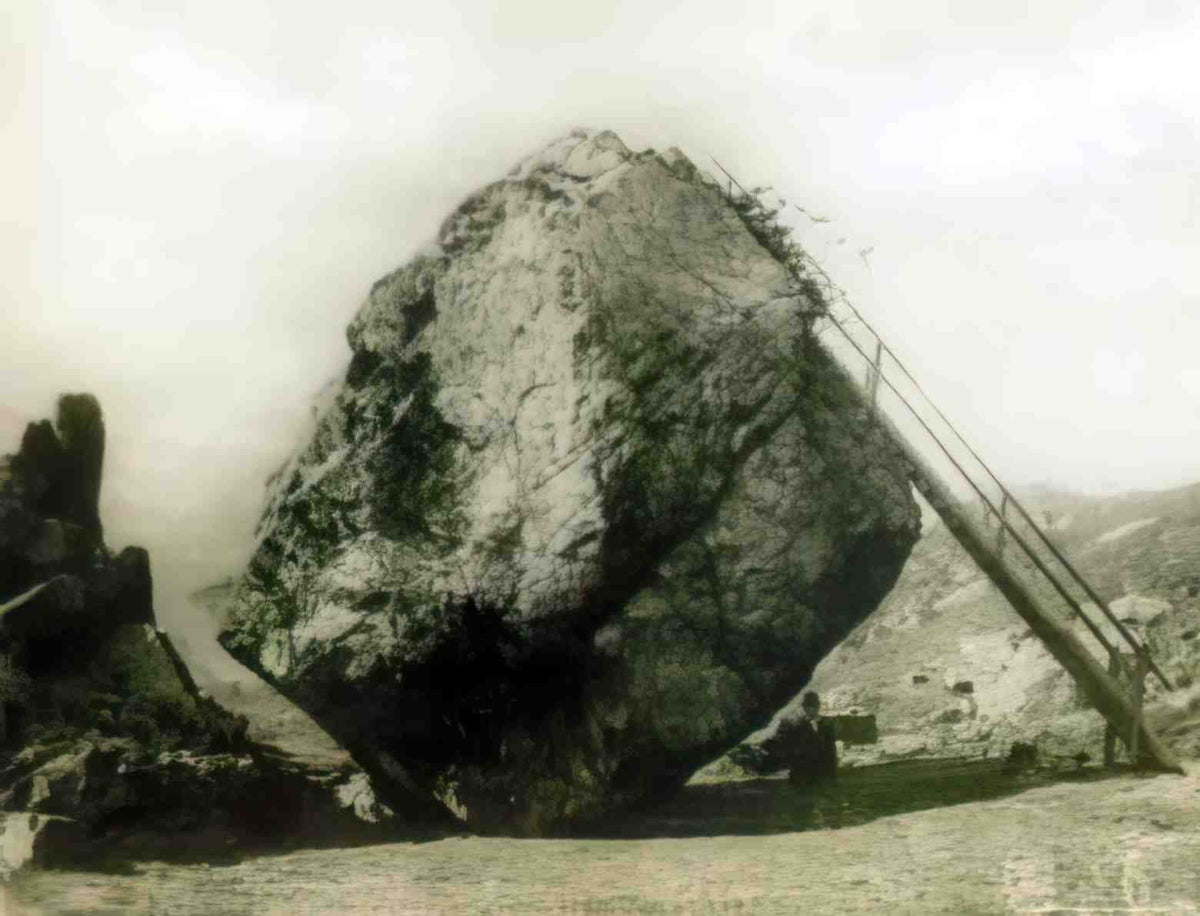 Cumbria Keswick Borrowdale The Bowder Stone weighing 2000 tons Vintage A4 Photo Print
