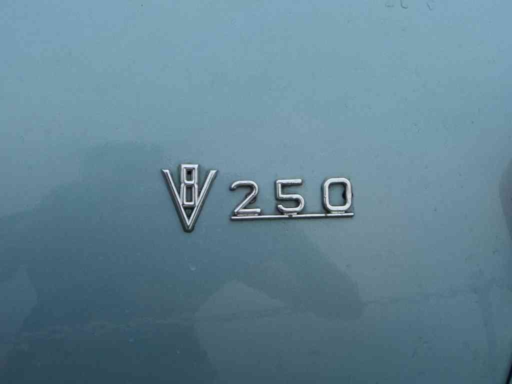 Daimler V8 250 bonnet A4 Photo Print