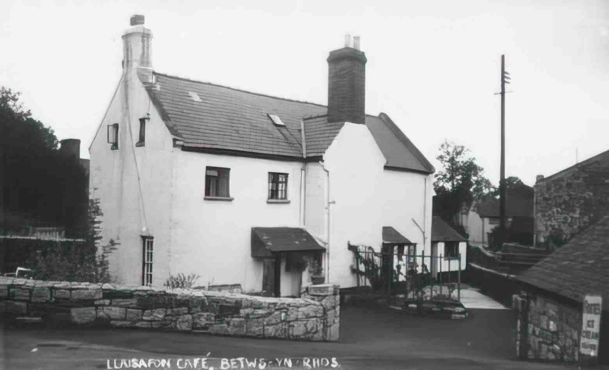 Denbighshire Betws yn Rhos Llaisafon Cafe Exterior Vintage A4 Photo Print