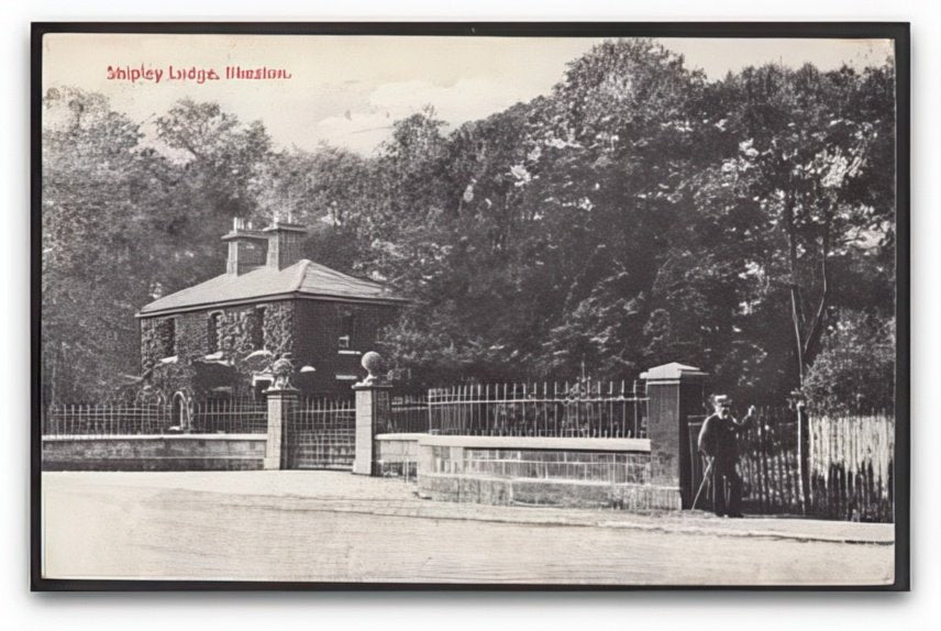 Derbyshire Ilkeston Shipley Lodge Houese Closed Gates Man In Road Vintage A4 Photo Print