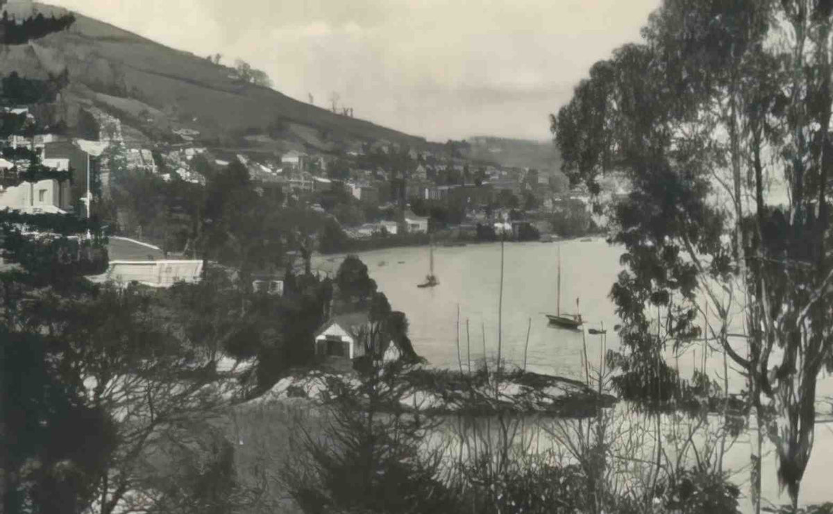 Devon Dartmouth The Town on the steep slopes overlooking the estuary c1930s A4 Vintage A4 Photo Print