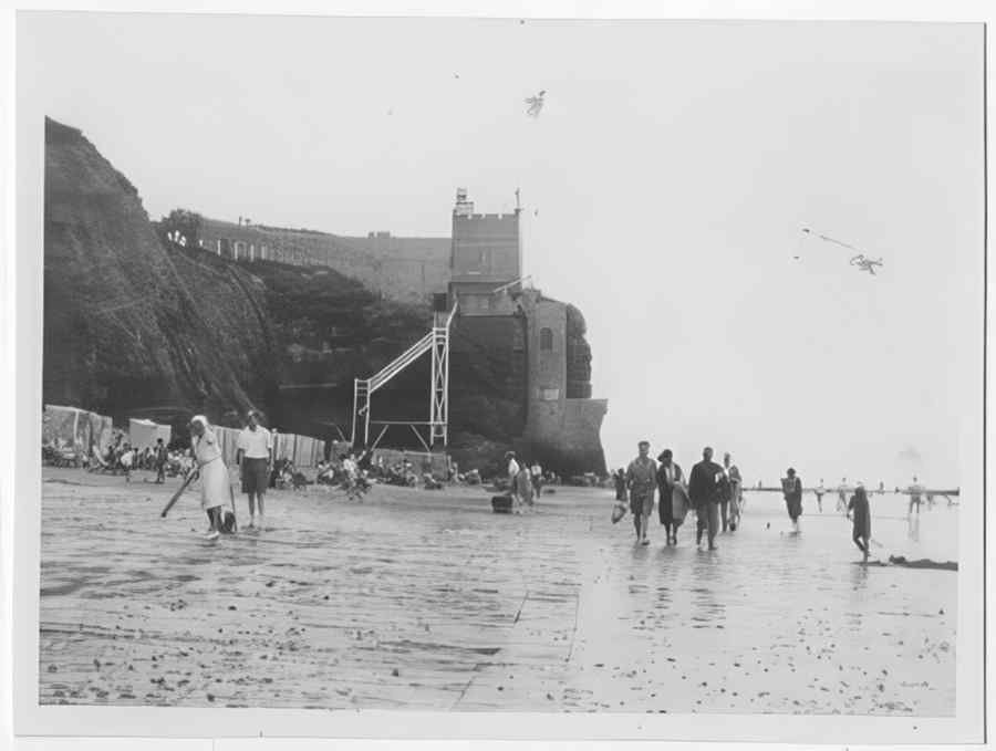 Devon Vintage112 A4 Photo Print