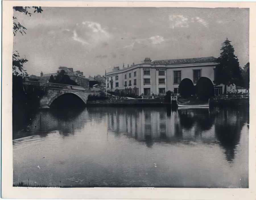 Devon Vintage202 A4 Photo Print