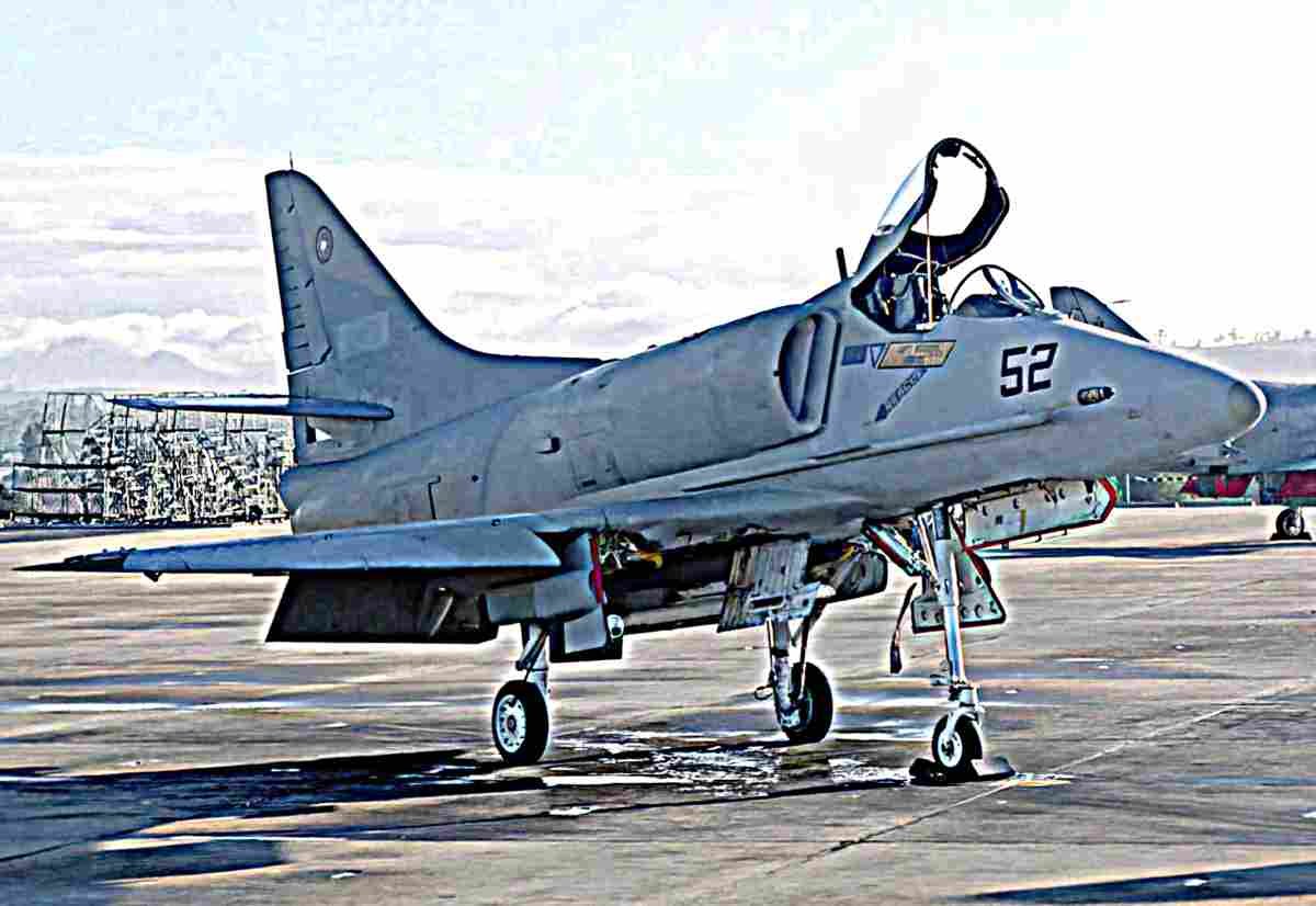 Douglas Skyhawk Lightweight Carrierborne Navy Fighter Usa 19 (2) Military A4 Photo Print