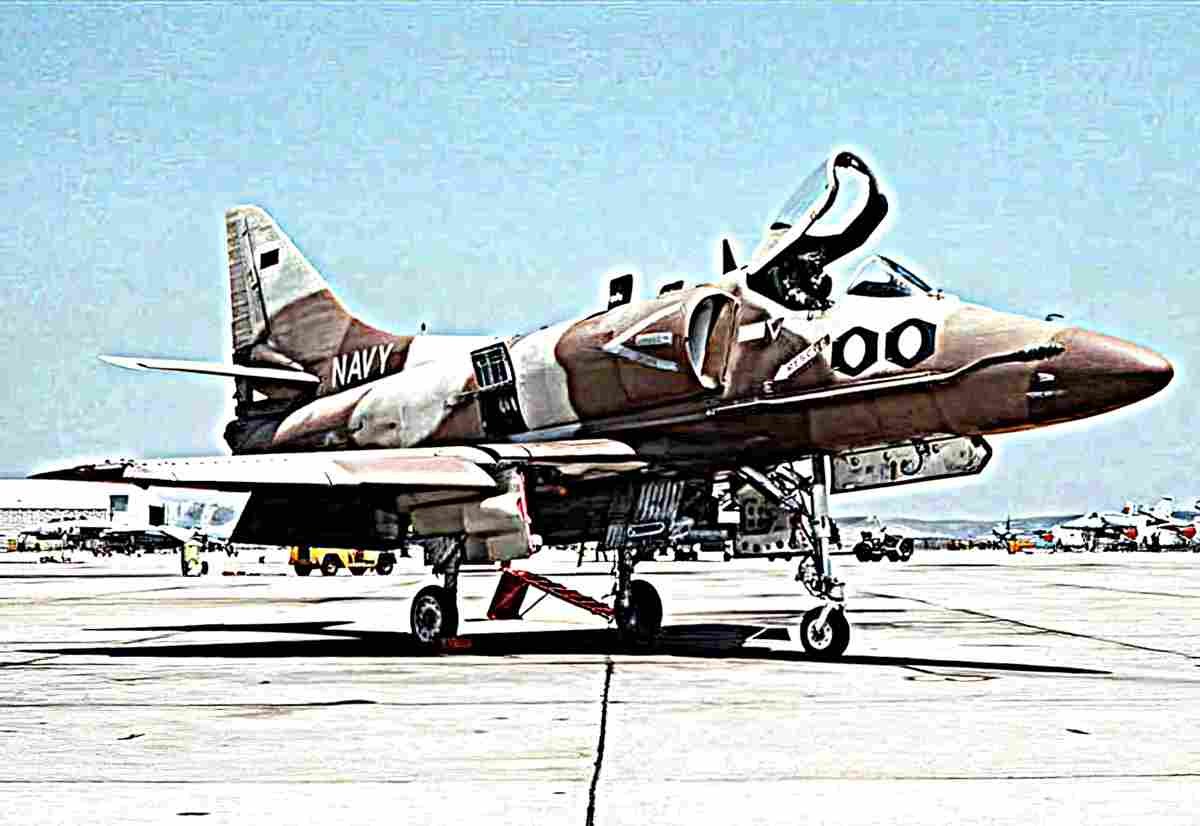 Douglas Skyhawk Lightweight Carrierborne Navy Fighter Usa 20 (2) Military A4 Photo Print