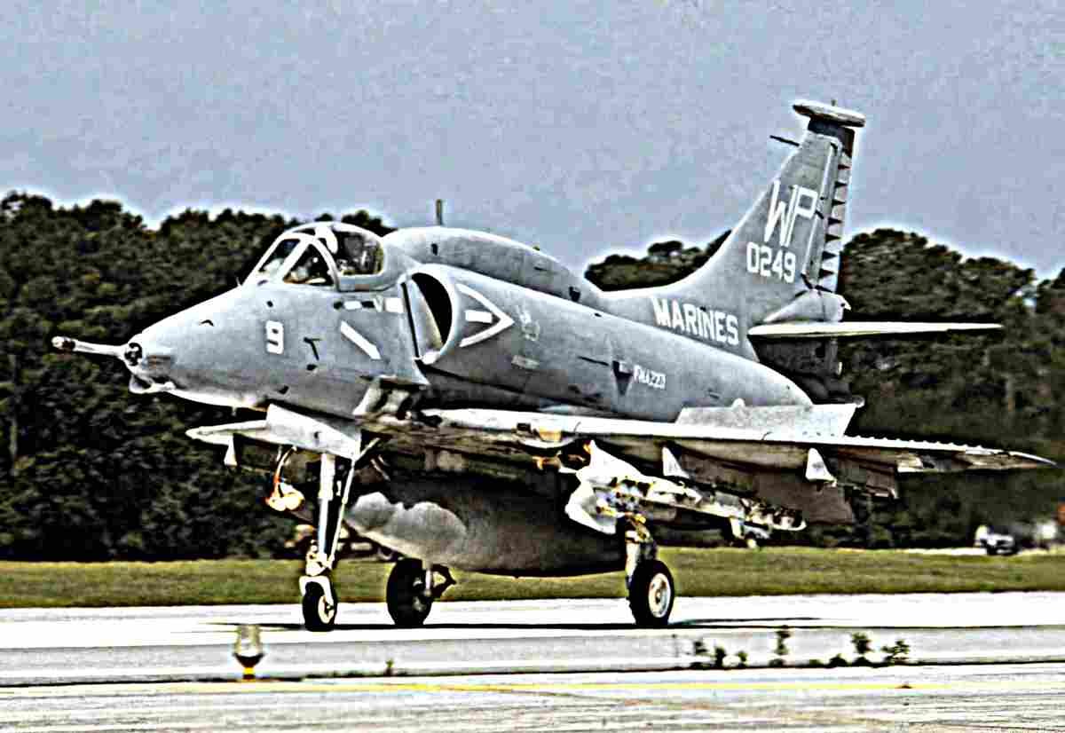 Douglas Skyhawk Lightweight Carrierborne Navy Fighter Usa 27 (2) Military A4 Photo Print