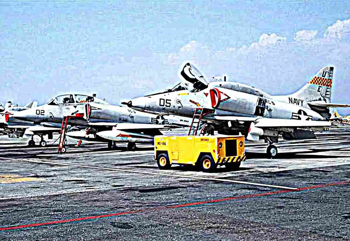 Douglas Skyhawk Lightweight Carrierborne Navy Fighter Usa 28 (2) Military A4 Photo Print