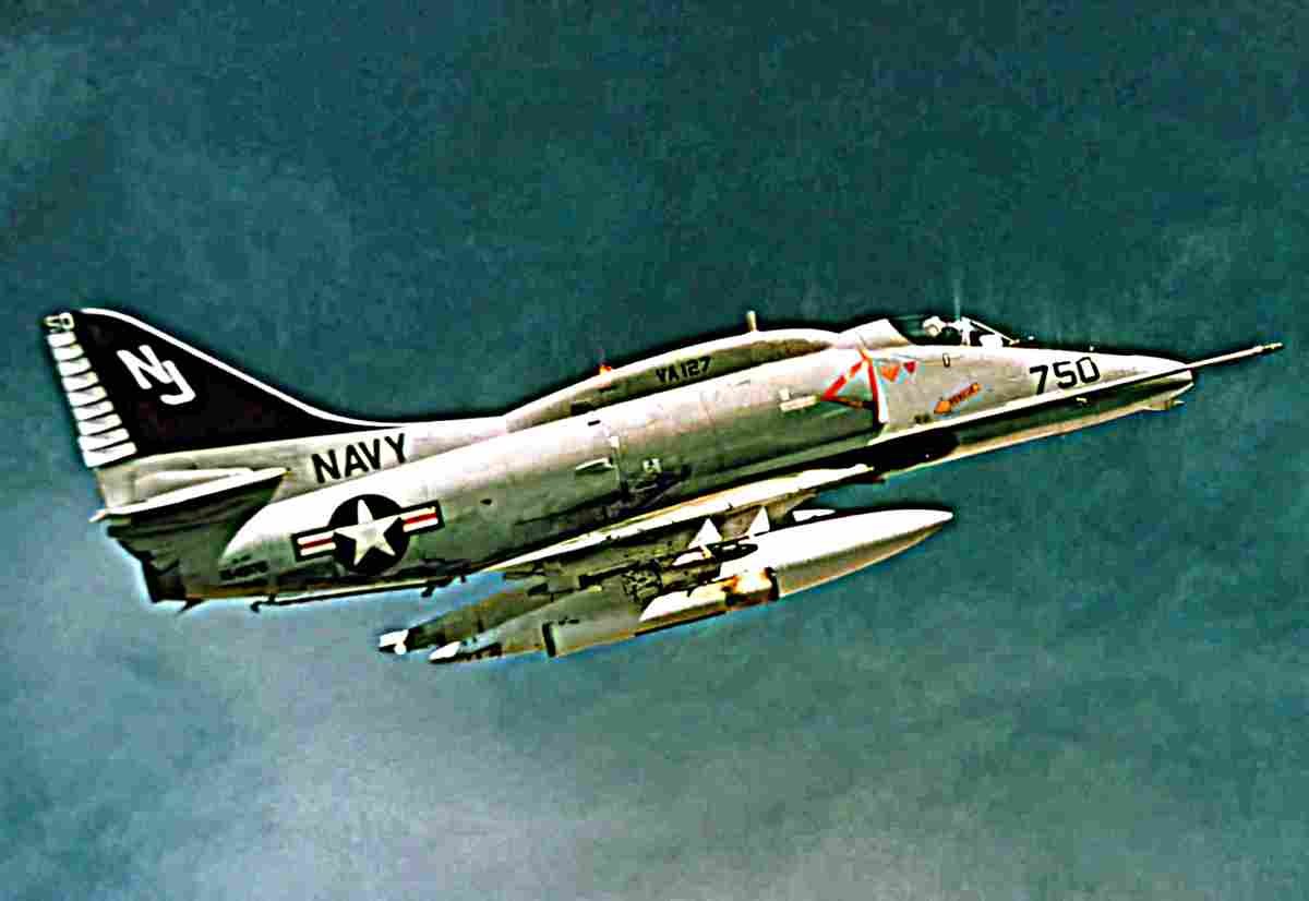 Douglas Skyhawk Lightweight Carrierborne Navy Fighter Usa 29 (2) Military A4 Photo Print