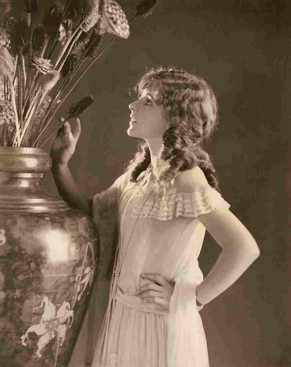 Dove Billie 6S film star poster A4 Photo Print