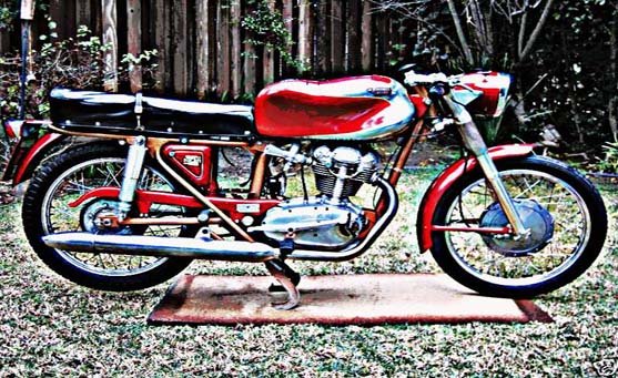 Ducati 200 Elite motorbike A4 Photo Print