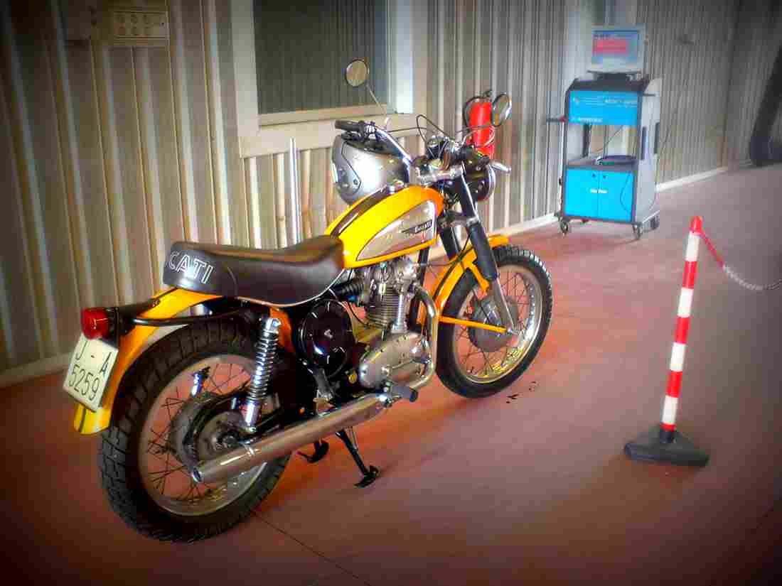 Ducati 250 Scrambler 1973 6 motorbike A4 Photo Print