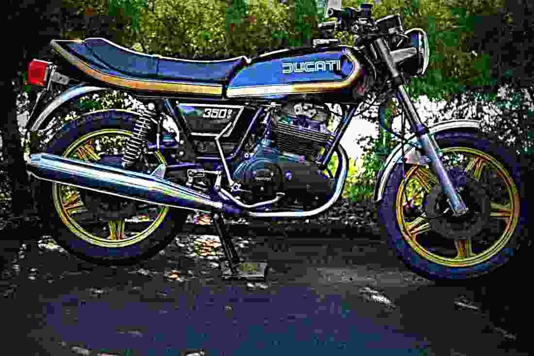 Ducati 350 GTV 1978 3 motorbike A4 Photo Print