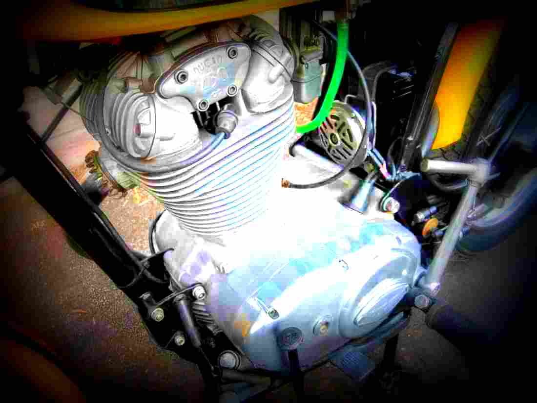 Ducati 450 Mark 3 1974 4 motorbike A4 Photo Print