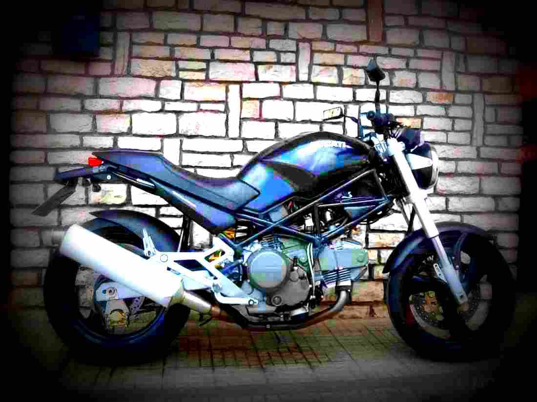 Ducati 600 Monster 1998 3 motorbike A4 Photo Print