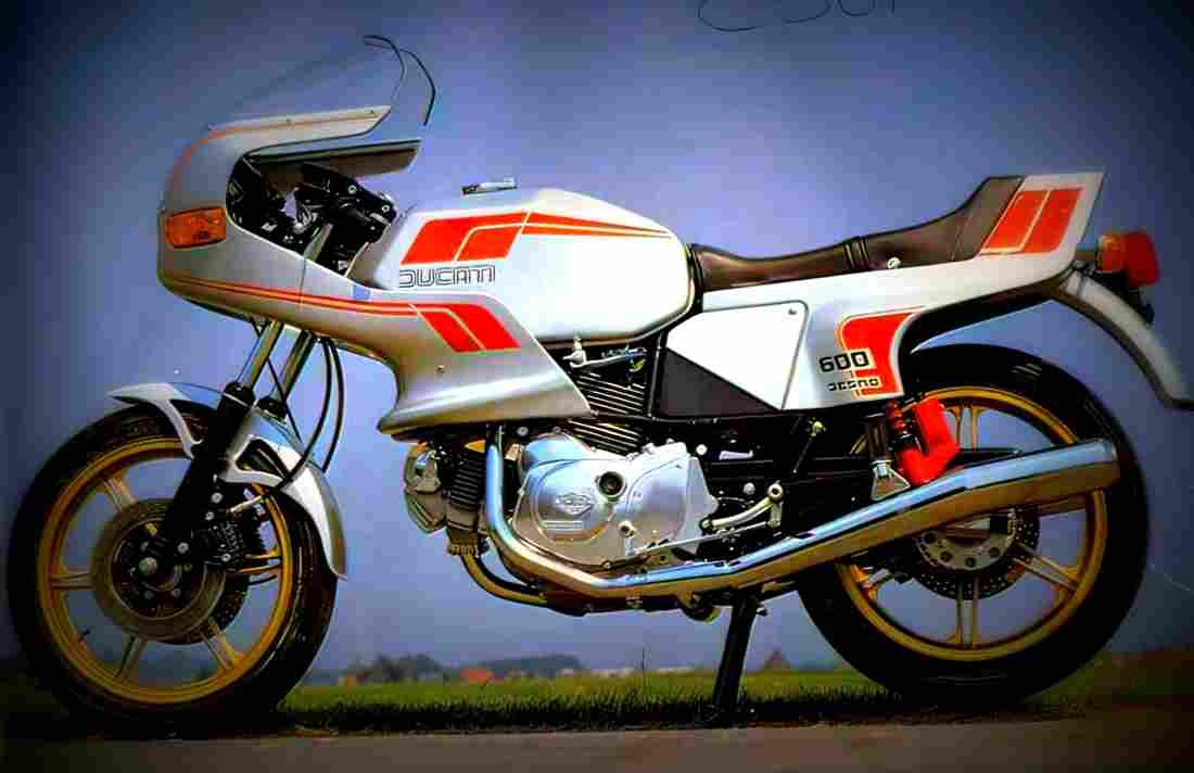 Ducati 600 SL Pantah 1981 1 motorbike A4 Photo Print