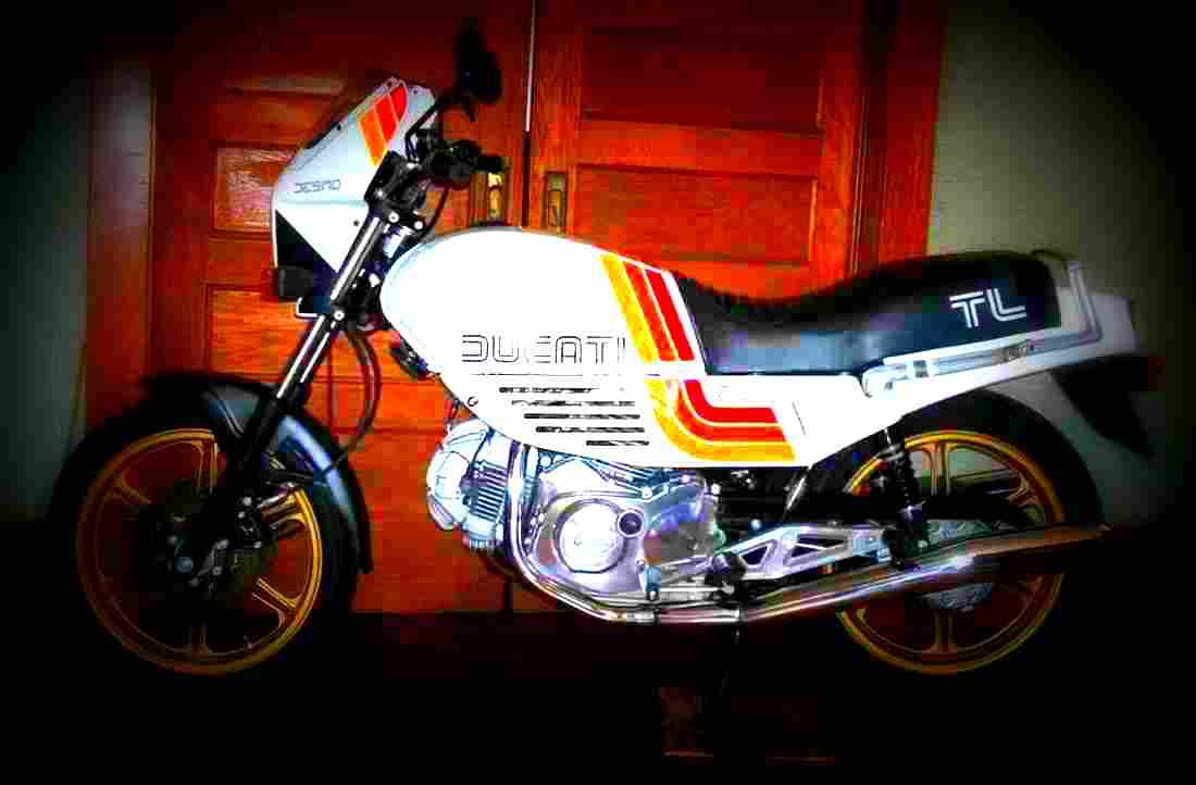 Ducati 600 TL Pantah 1982 6 motorbike A4 Photo Print
