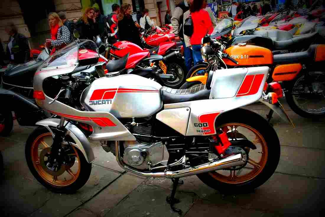 Ducati 600 TL Pantah 1983 6 motorbike A4 Photo Print