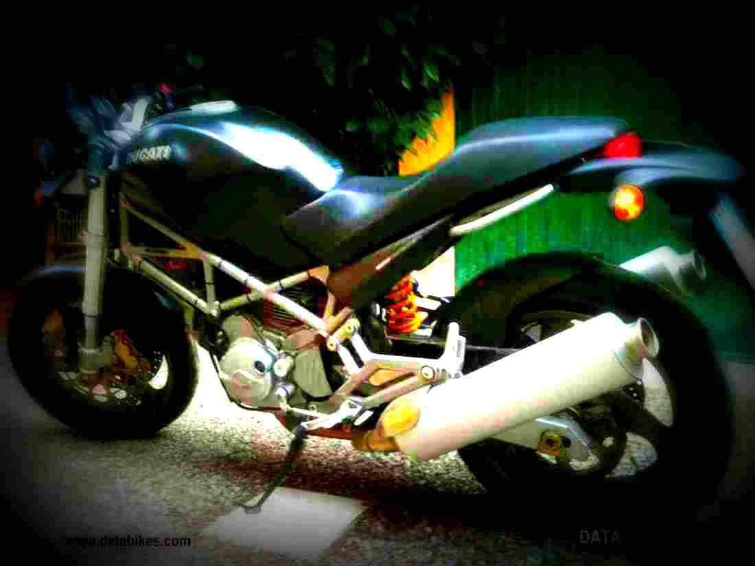 Ducati 620 Monster i.e. Dark Single Disc 2004 5 motorbike A4 Photo Print