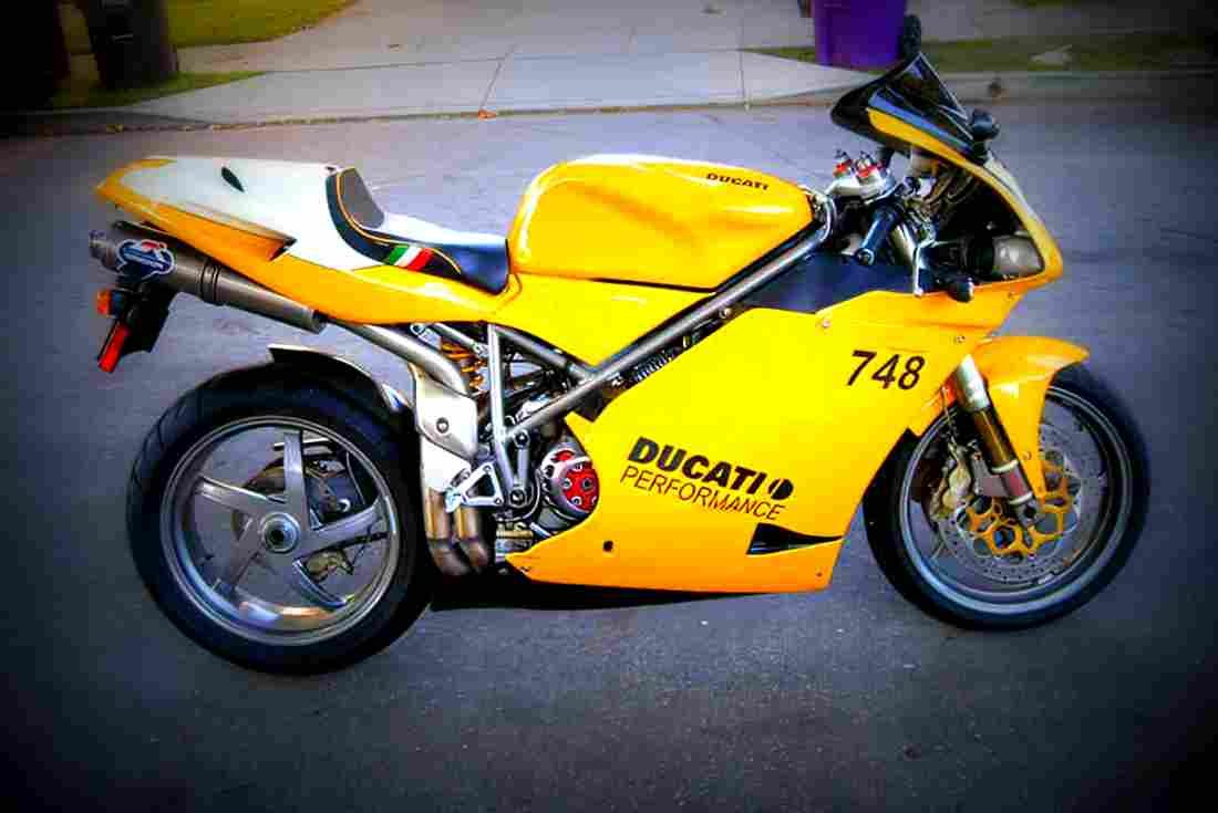 Ducati 748 2002 2 motorbike A4 Photo Print