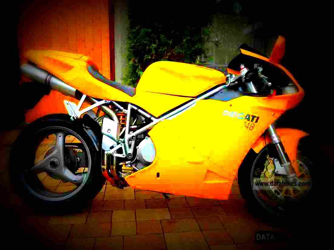 Ducati 748 2003 1 motorbike A4 Photo Print