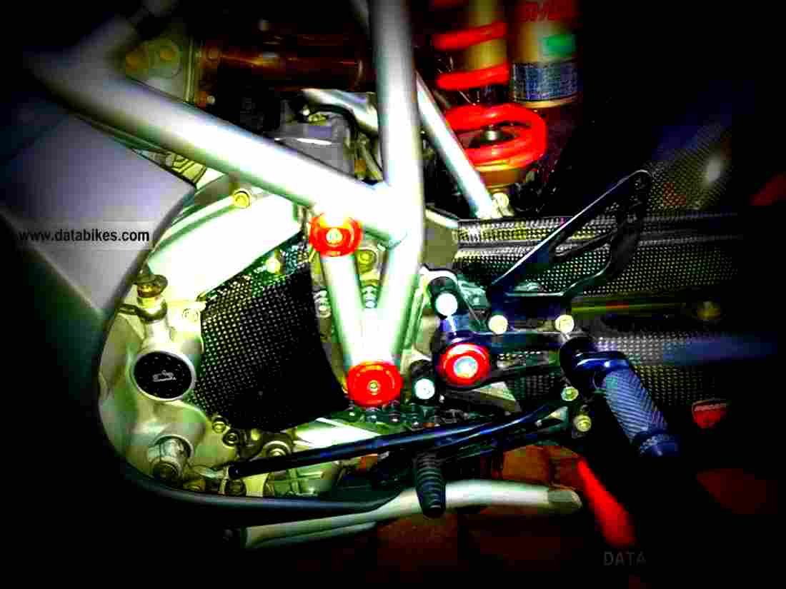 Ducati 748 2003 5 motorbike A4 Photo Print