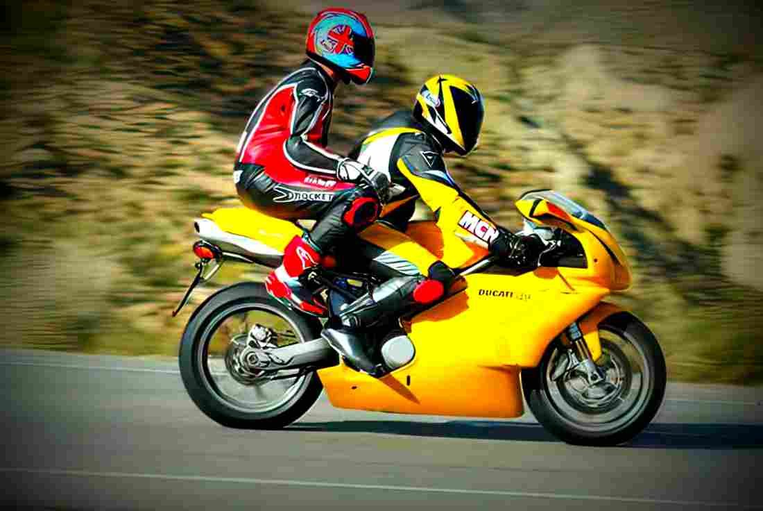 Ducati 749 2003 6 motorbike A4 Photo Print