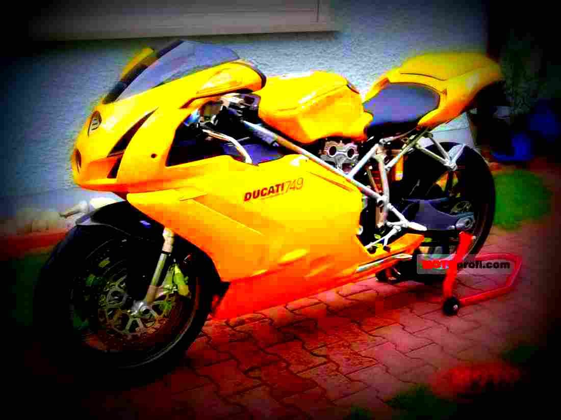 Ducati 749 2004 1 motorbike A4 Photo Print