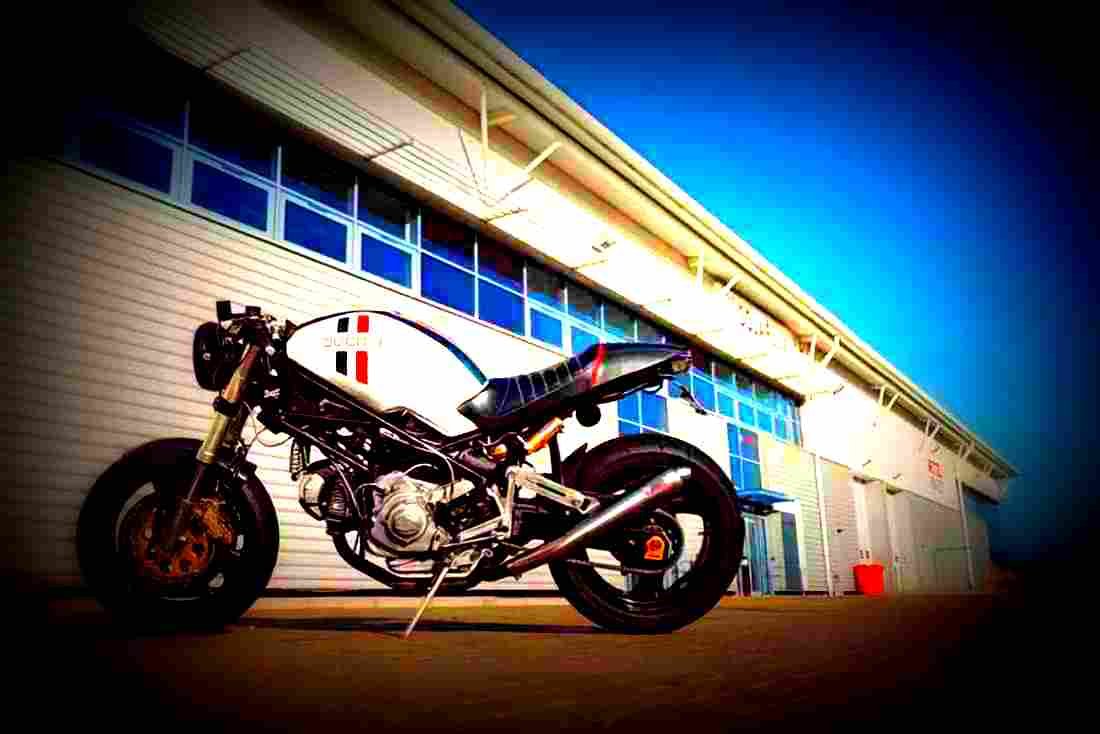 Ducati 900 Monster 2000 5 motorbike A4 Photo Print
