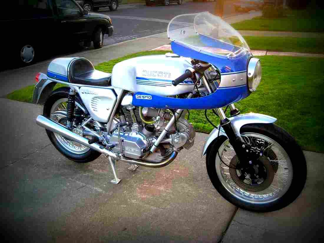 Ducati 900 SS 1977 1 motorbike A4 Photo Print