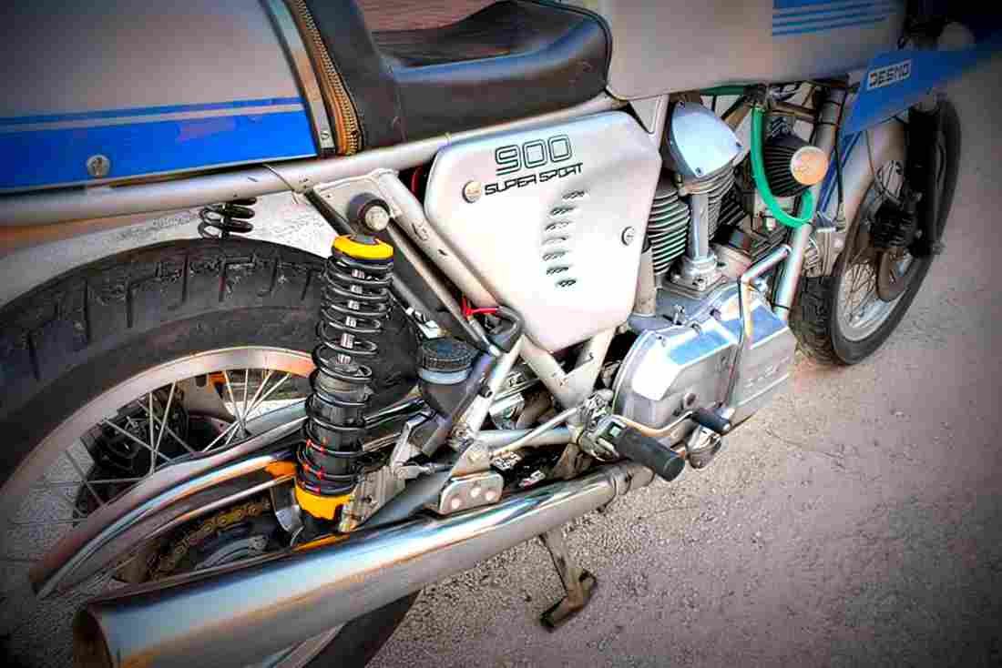 Ducati 900 SS 1977 4 motorbike A4 Photo Print