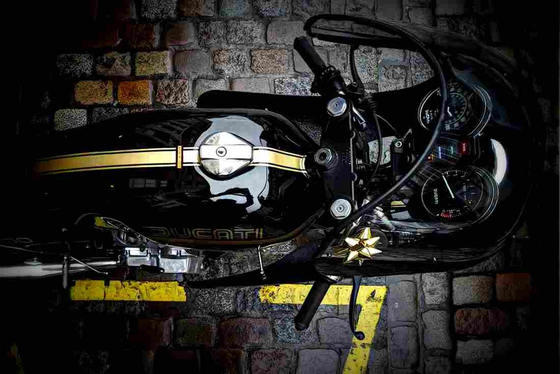 Ducati 900 SS 1979 6 motorbike A4 Photo Print