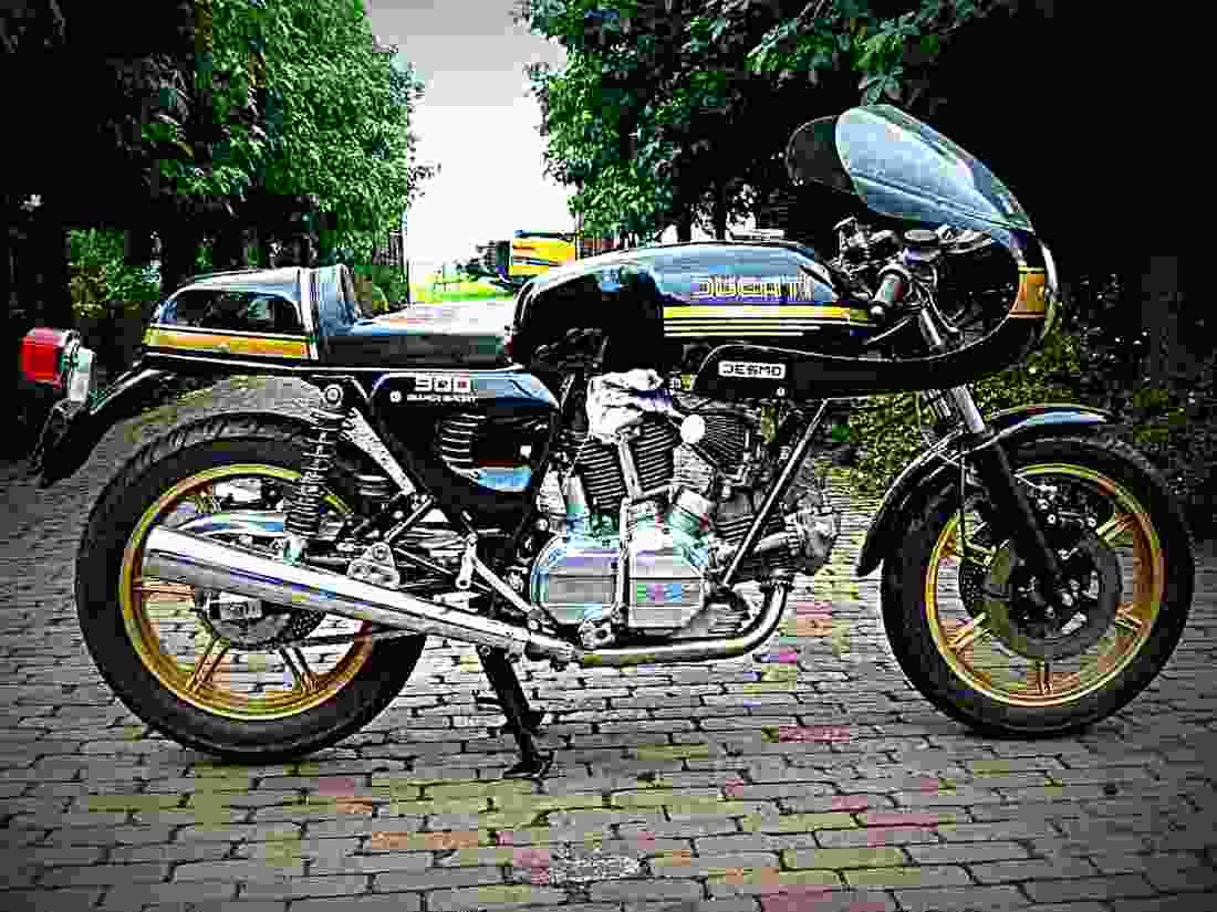 Ducati 900 SS 1981 2 motorbike A4 Photo Print