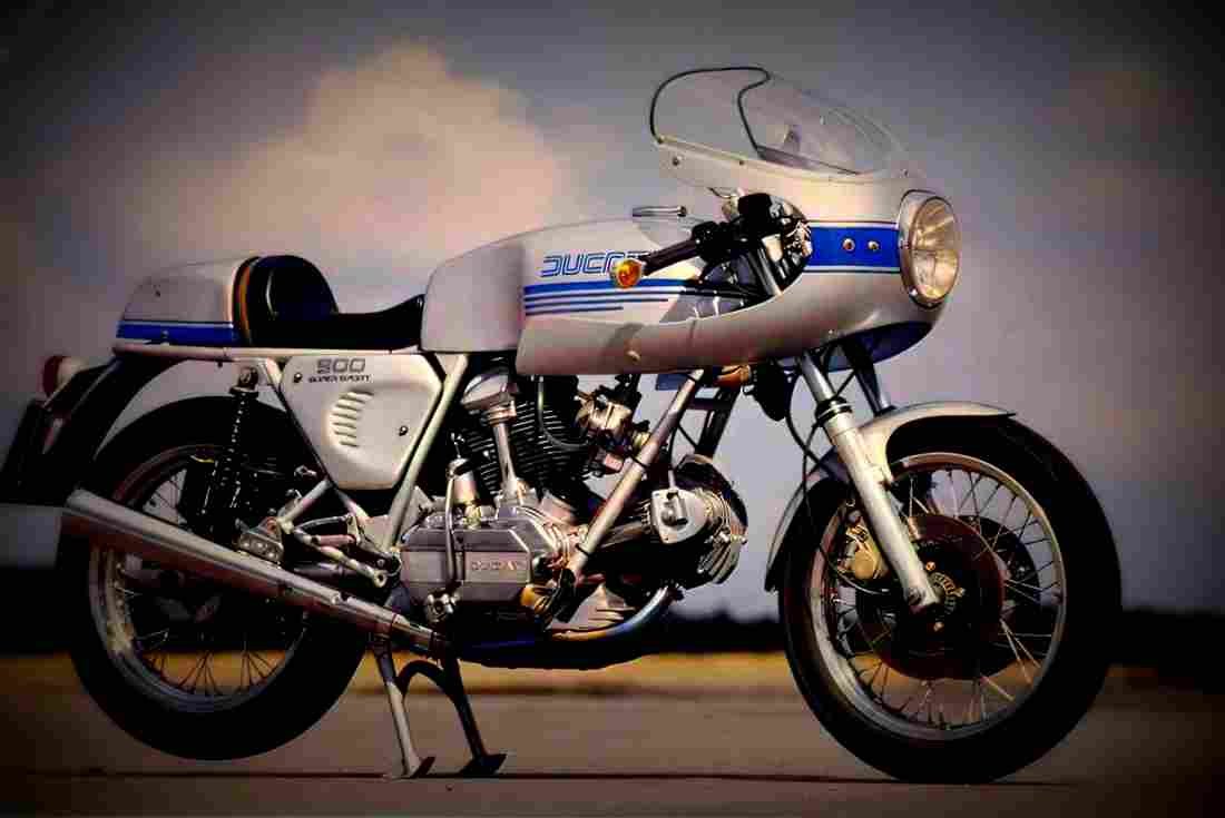 Ducati 900 SS 1982 1 motorbike A4 Photo Print