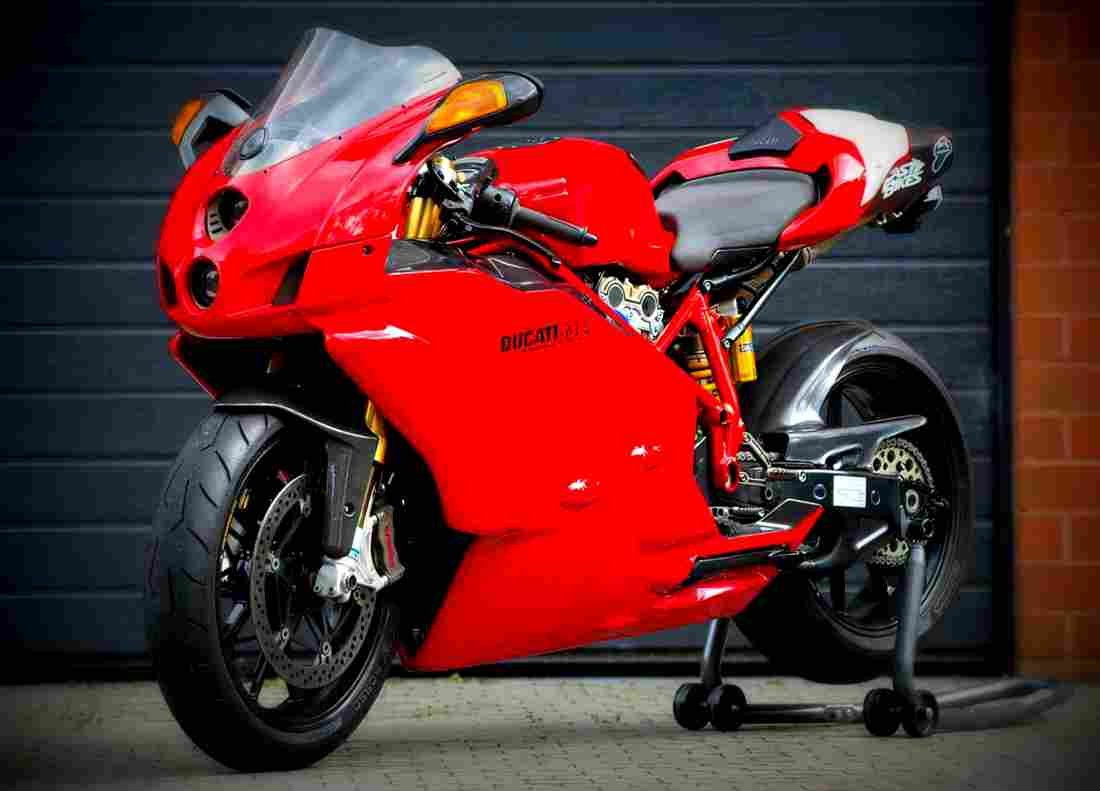 Ducati 999 R 2004 1 motorbike A4 Photo Print