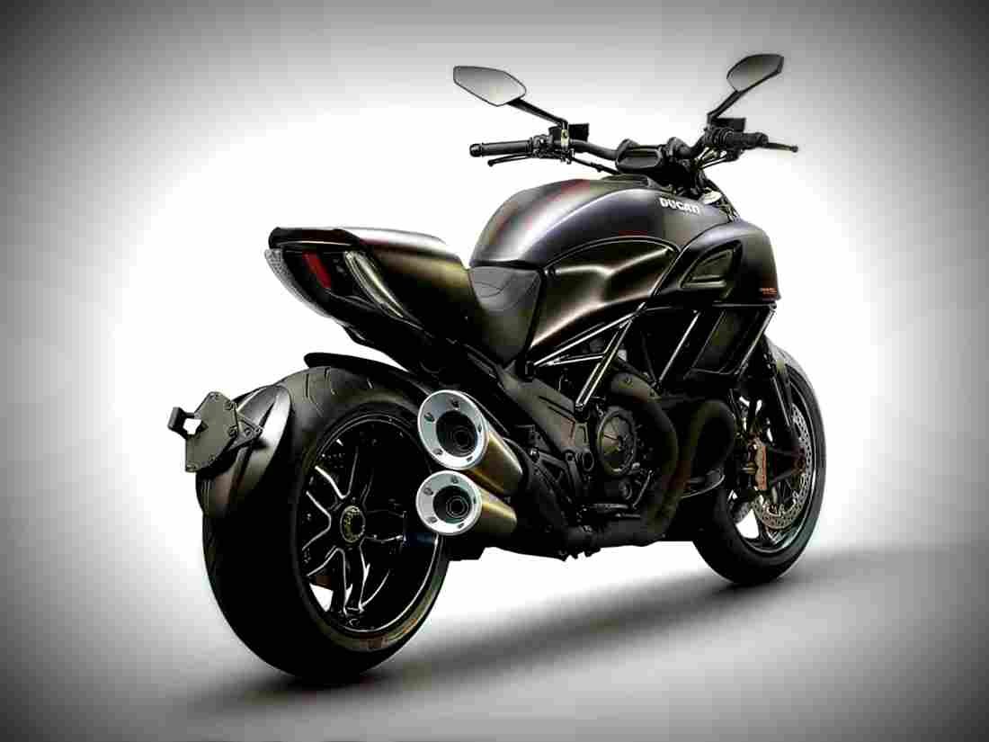 Ducati Diavel 2018 3 motorbike A4 Photo Print