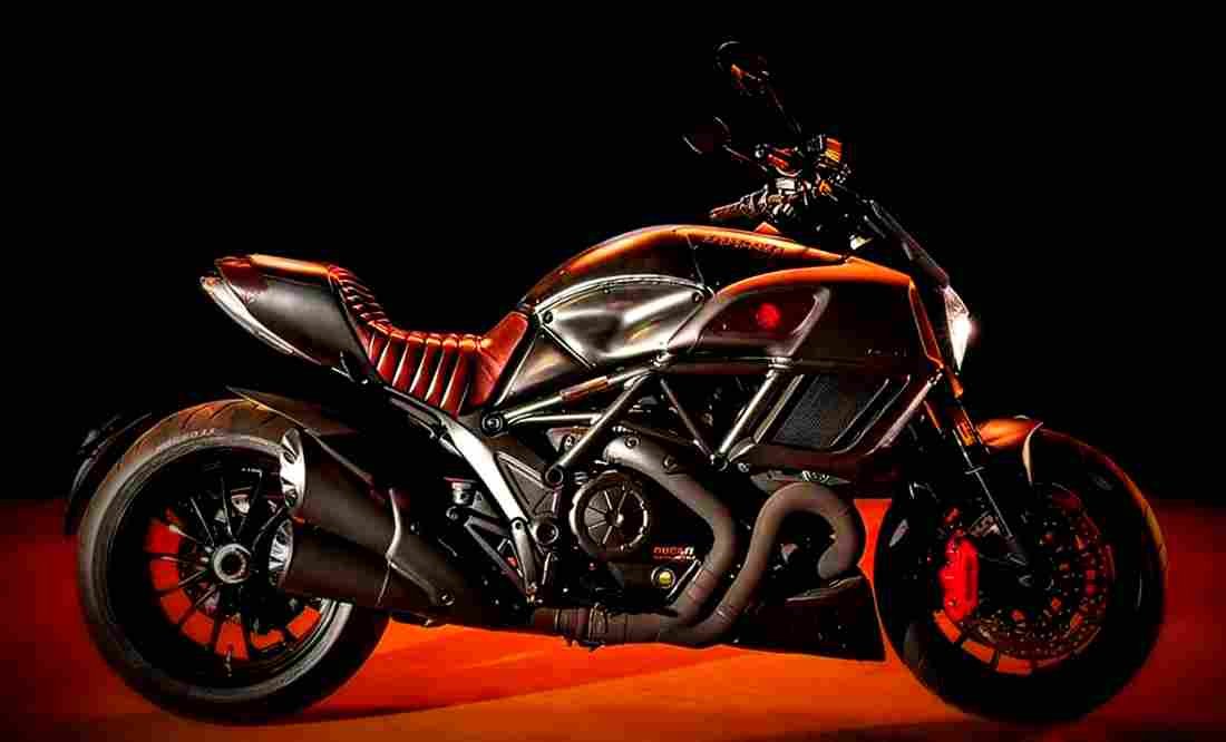 Ducati Diavel Diesel 2017 2 motorbike A4 Photo Print