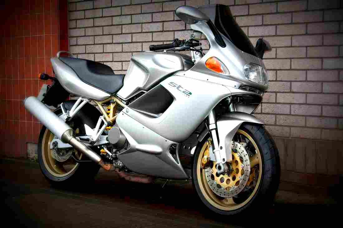 Ducati ST 2 1997 6 motorbike A4 Photo Print