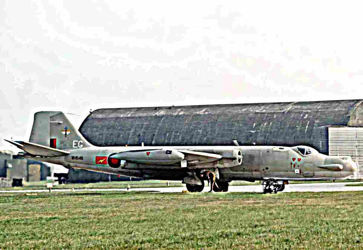 English Electric Canberra Bomber 8 (2) Military A4 Photo Print