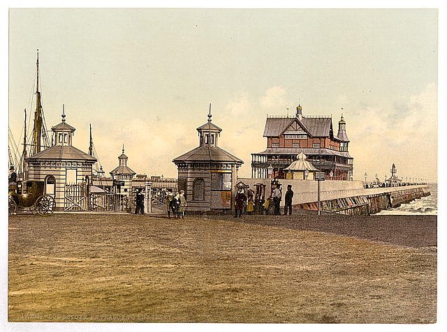 Entrance to jetty Lowestoft Vintage A4 Photo Print