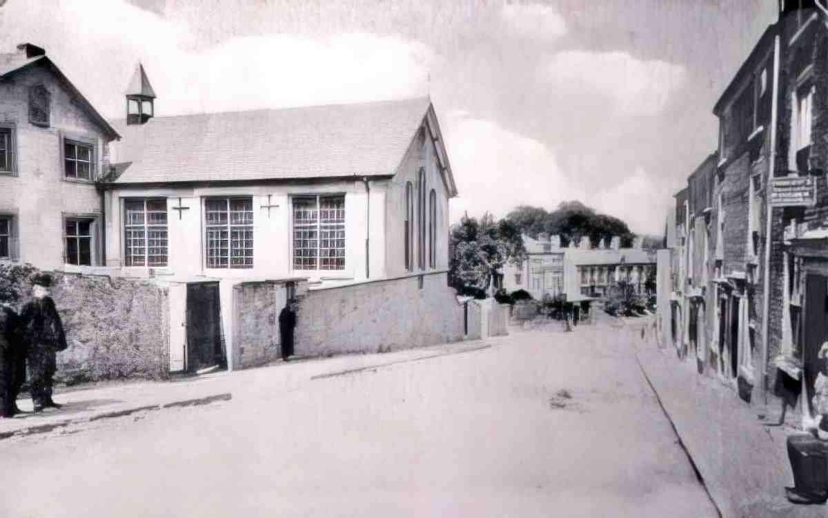 Flintshire Holywell Hill Vintage A4 Photo Print