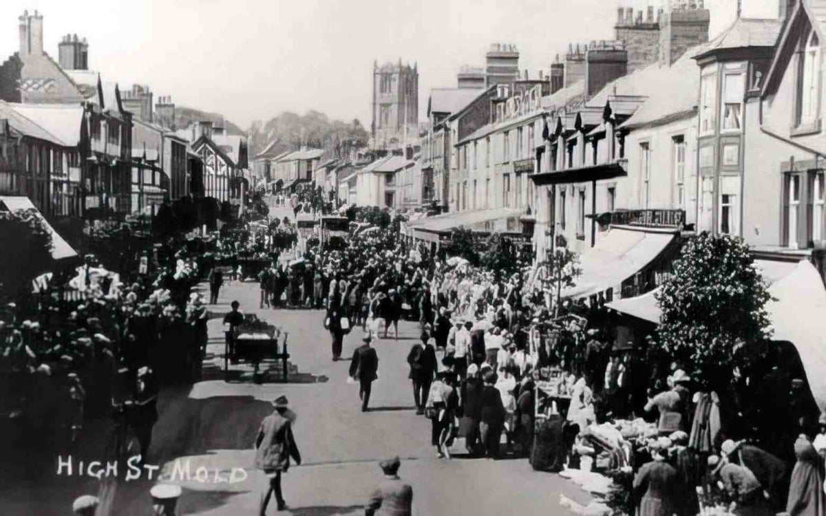 Flintshire Mold High Street IX Vintage A4 Photo Print