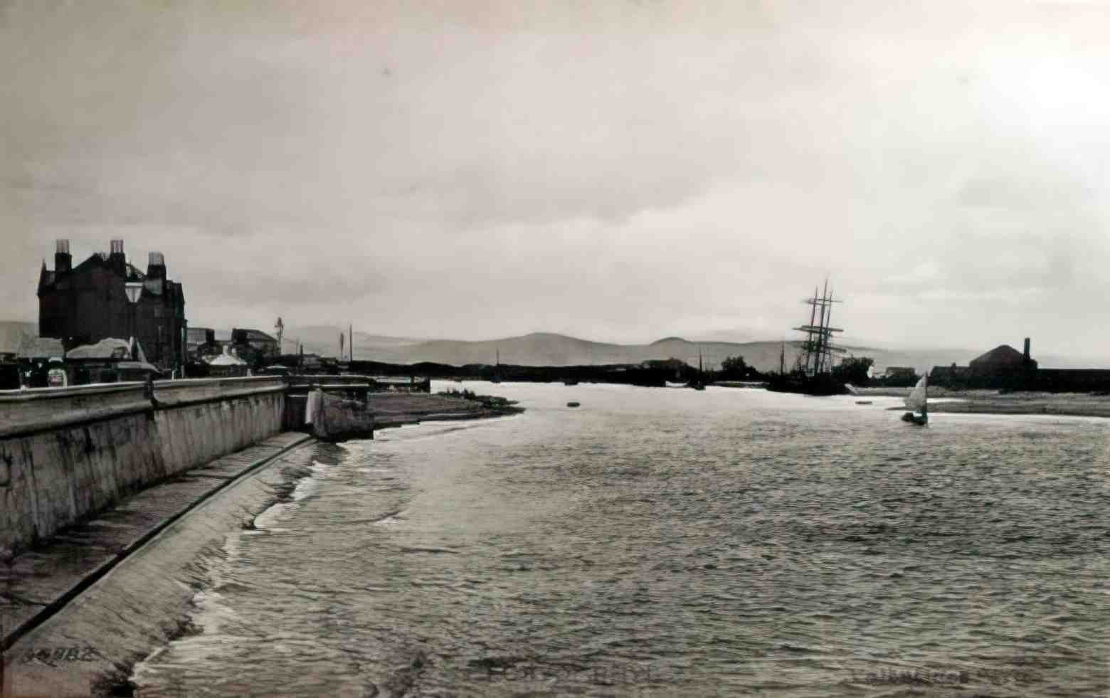 Flintshire Rhyl Fforyd Harbour Vintage A4 Photo Print