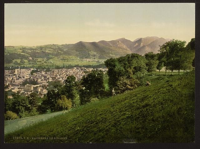 General view Bagneres de Bigorra Pyrenees Vintage A4 Photo Print