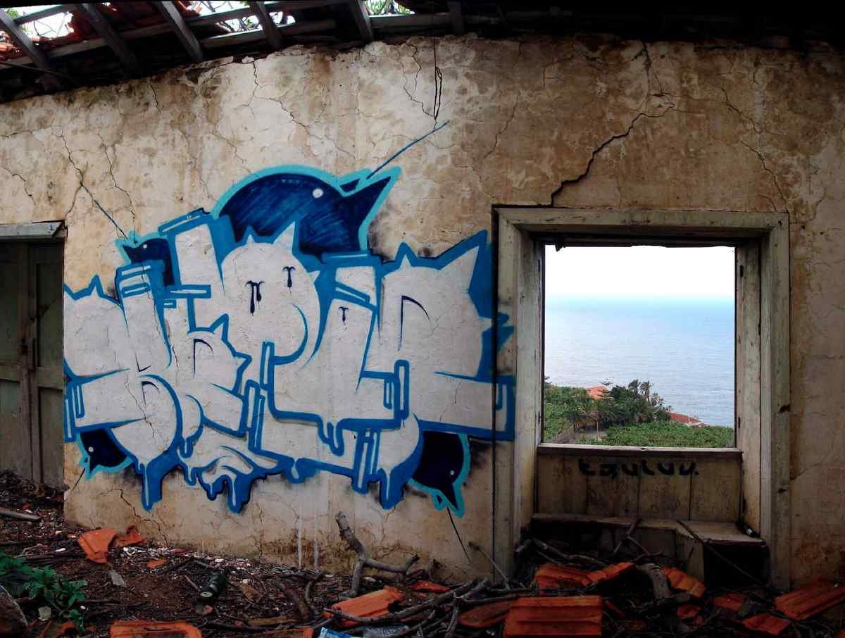 Graffiti Murals Street Art 171 bond santacruz tenerife mar09 A4 Photo Print